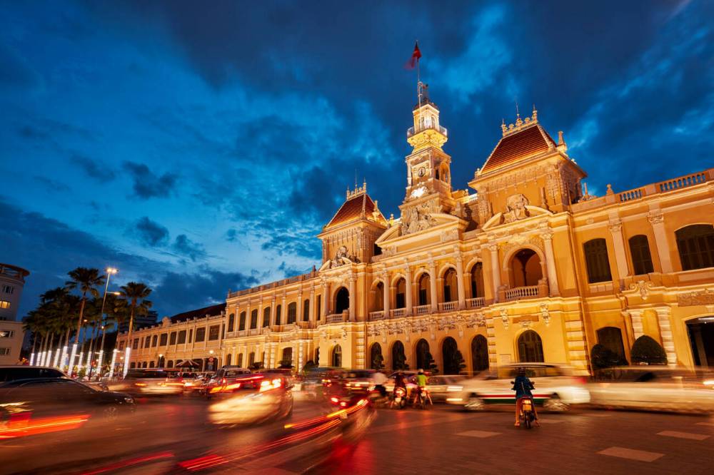 La sede del Consiglio popolare di Ho Chi Minh City è caratterizzata da un caratteristico stile architettonico coloniale francese.
